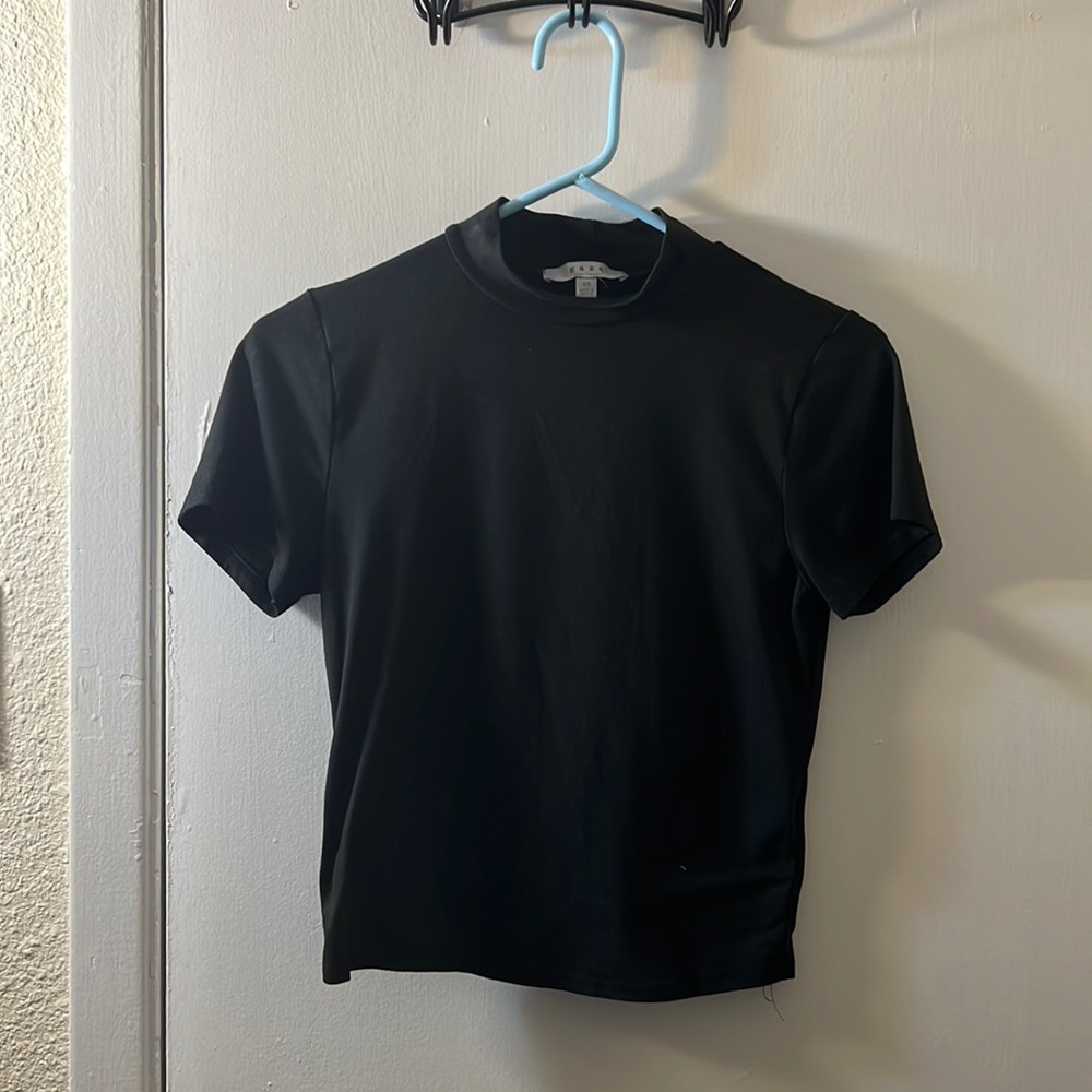 GAZE BLACK TURTLE NECK CROP TOP SIZE XS